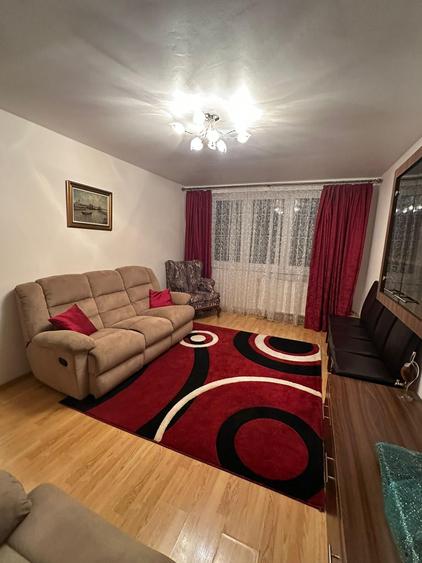 Apartament cu 4 camere decomandat în Titan