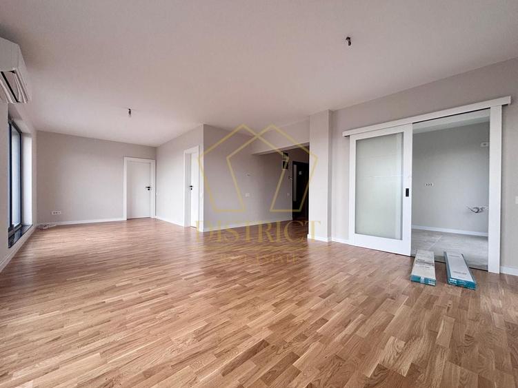 Apartament cu 3 camere semidecomandat, mobilat în Torontalului