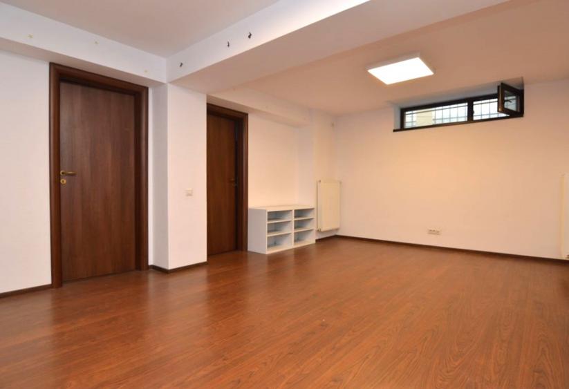 Apartament cu 2 camere decomandat în Baba Novac