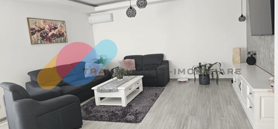 Casă individuală cu 4 camere cu Canalizare în Dezmir