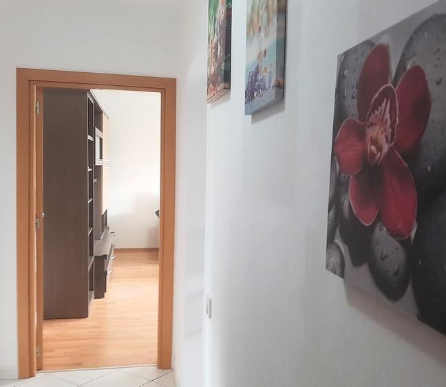 Brasov apartament renovat 2 camere + boxa 7 mp vedere superba spre Tampa - 4