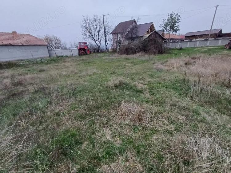 Teren de 828 mp, în Galicea