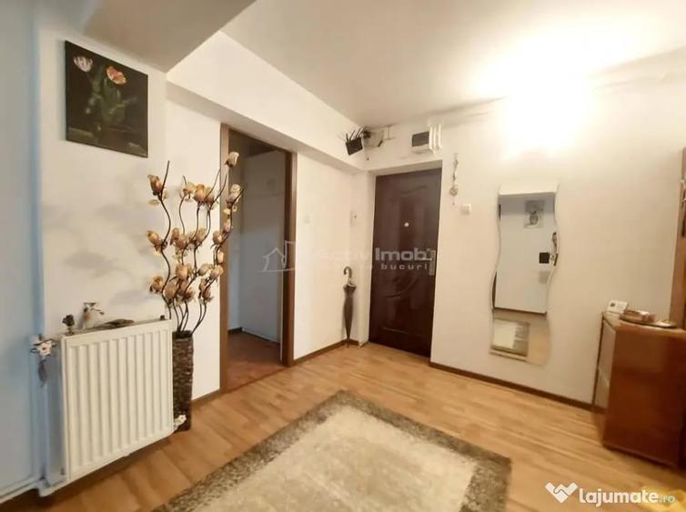 Apartament cu 3 camere semidecomandat în Ultracentral