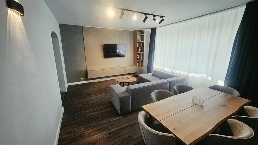 Apartament cu 2 camere semidecomandat, mobilat în Dacia
