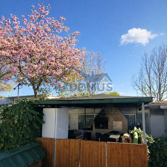 Casă individuală cu 4 camere cu Piscina în Poștei - Bucov