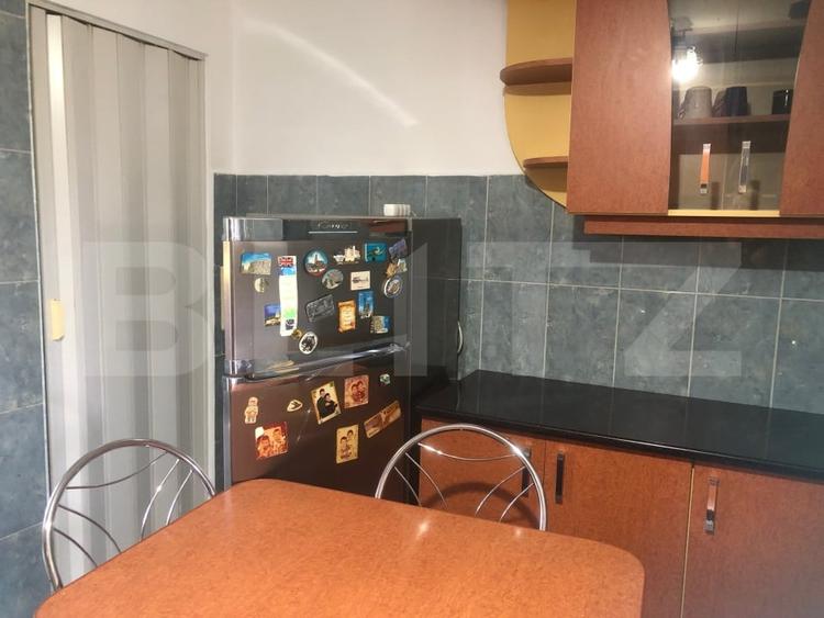 Apartament cu 3 camere decomandat, mobilat în Semicentral