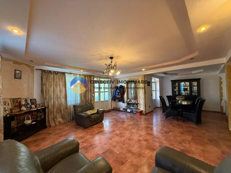 Casă individuală cu 4 camere cu Teren 350 Mp în 1 Mai