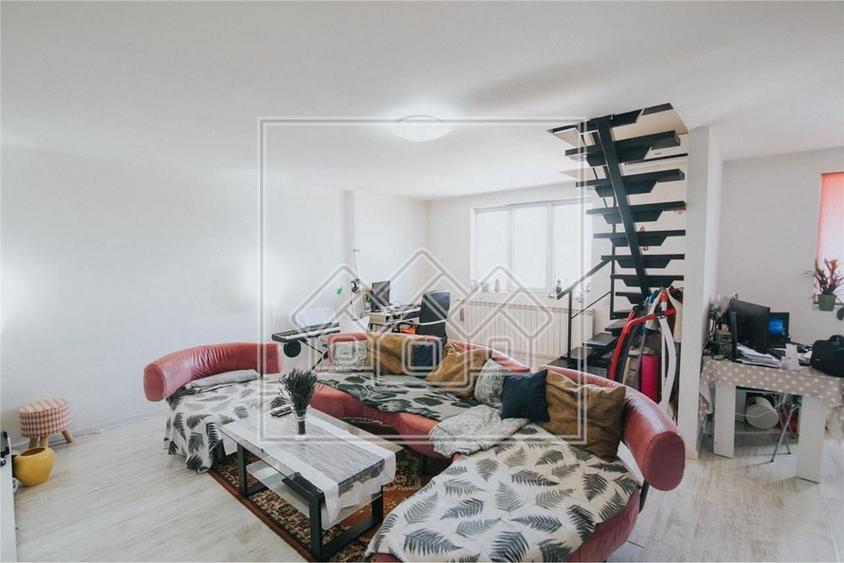 Apartament cu 3 camere decomandat în Central