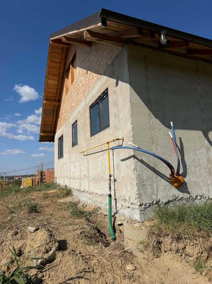 Casă cu 3 camere cu Teren 500 Mp în Secuia