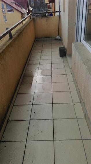 Apartament cu 3 camere semidecomandat, mobilat în Bună Ziua