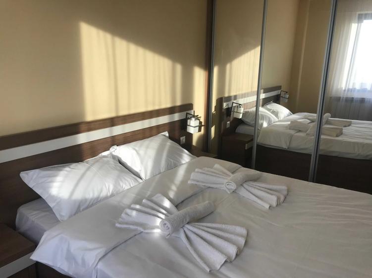 Apartament cu 3 camere decomandat în Palazu Mare