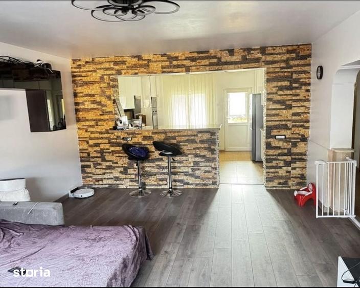 Casă cu Teren 741 Mp în Central