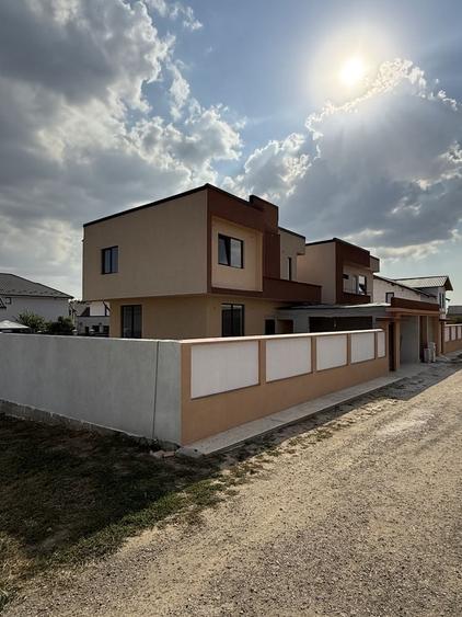 Casă cu 4 camere în Valu lui Traian