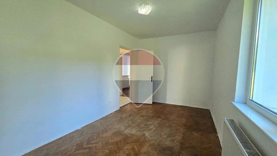 Apartament cu 3 camere semidecomandat în Nord