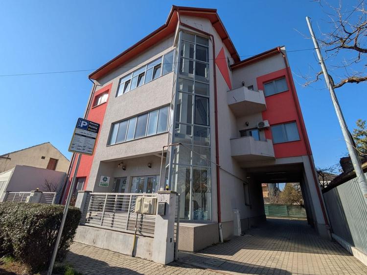 Spațiu comercial, de 220 mp, în Spitalul Județean
