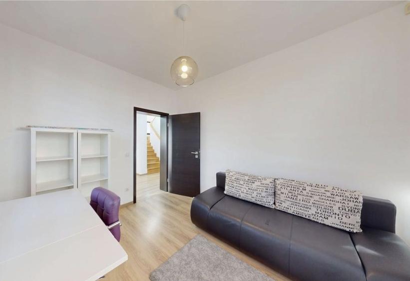Casă individuală cu 5 camere cu Canalizare în Șura Mică