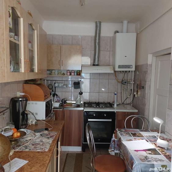 Casă individuală cu 6 camere cu Canalizare în Dâmbul Rotund