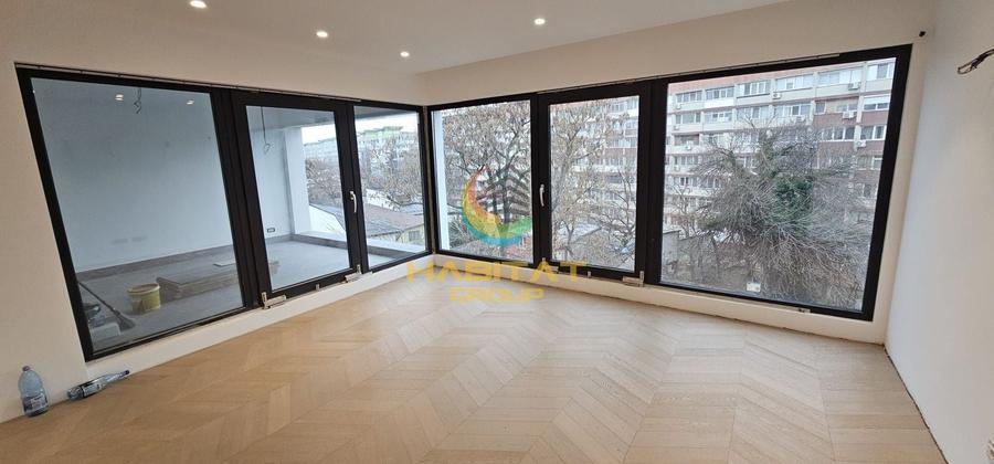 Apartament cu 4 camere decomandat în Cantemir
