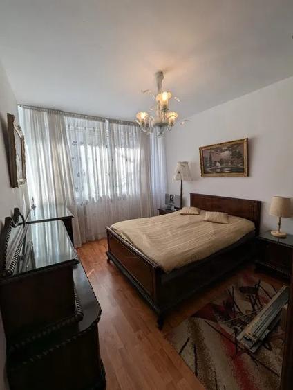 Apartament cu 3 camere decomandat, mobilat în Berceni
