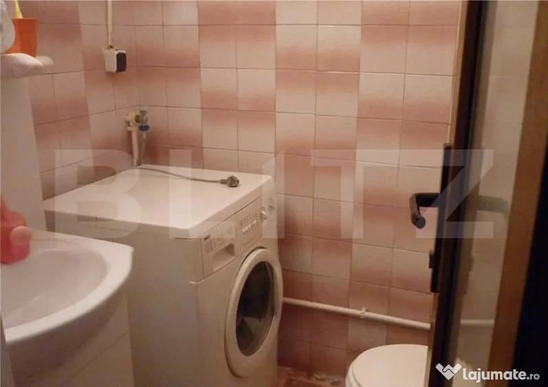 Apartament cu 4 camere decomandat în Central