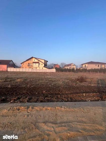 Teren de 6449 mp, în Dâmbul Rotund