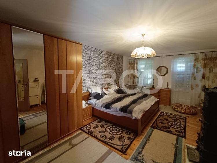 Casă cu 4 camere cu Teren 300 Mp în Roșia