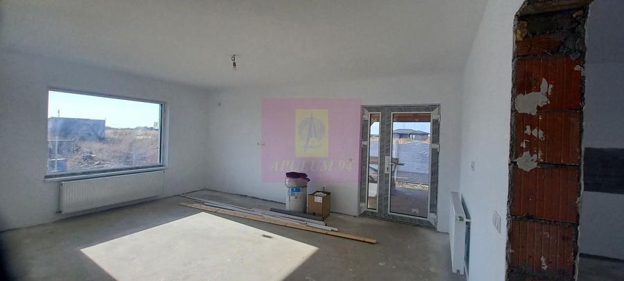 Casă individuală cu 3 camere cu Teren 400 Mp în Săbăreni