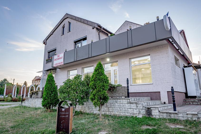 Spațiu comercial, de 58 mp, în Moinești