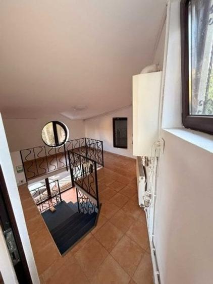Casă individuală cu 7 camere cu Teren 330 Mp în Parcul Carol