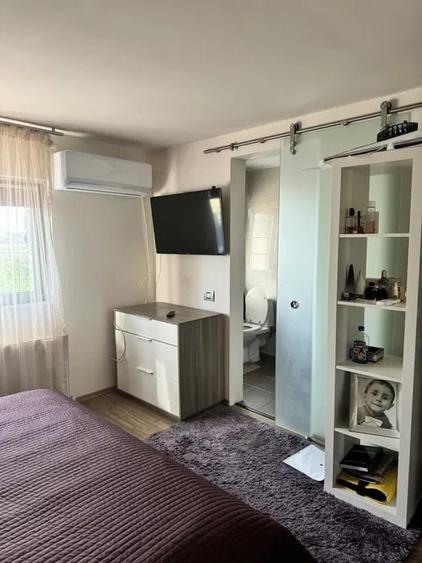Casă cu 4 camere cu Teren 450 Mp în Domnești