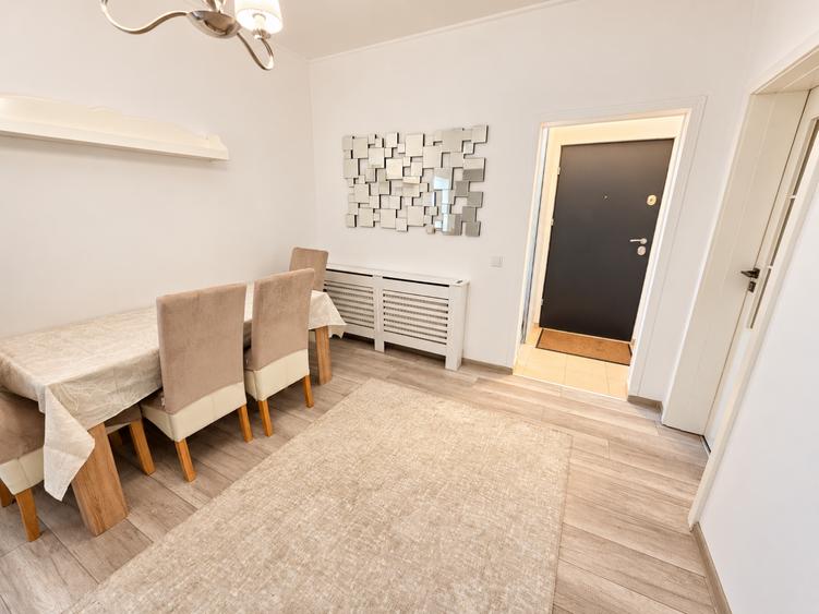 Apartament cu 4 camere semidecomandat în Universitate