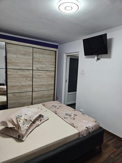 Apartament cu 3 camere decomandat în Mangalia