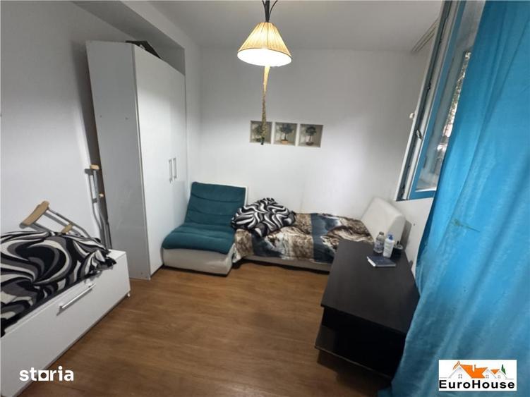 Apartament cu 3 camere în Cetate