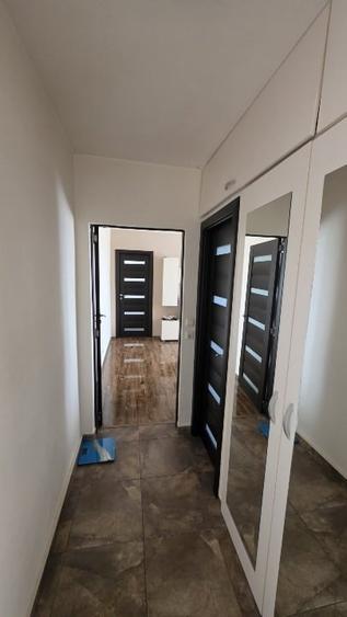 Apartament cu 3 camere semidecomandat, mobilat în Complex Studențesc