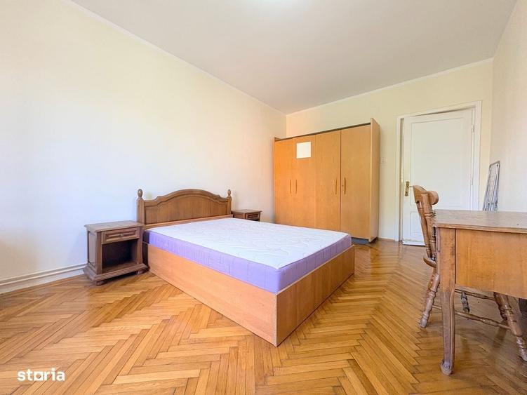 Apartament cu 3 camere decomandat în Medicină