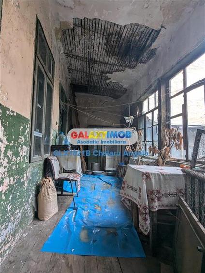 Casă cu 8 camere cu Teren 293 Mp în Unirii