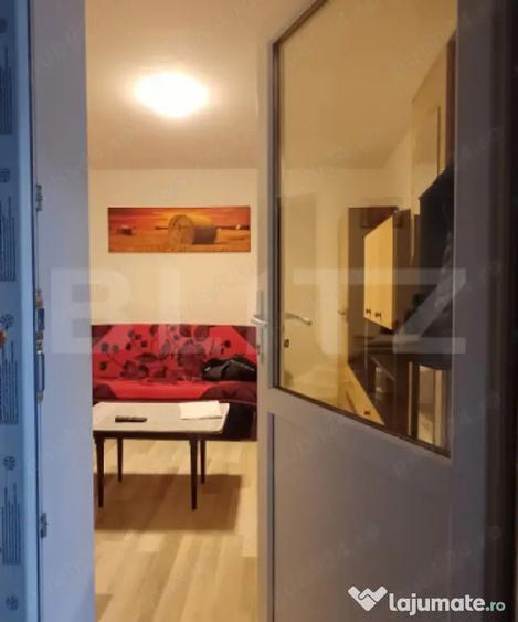 Garsonieră decomandată, mobilată în Semicentral
