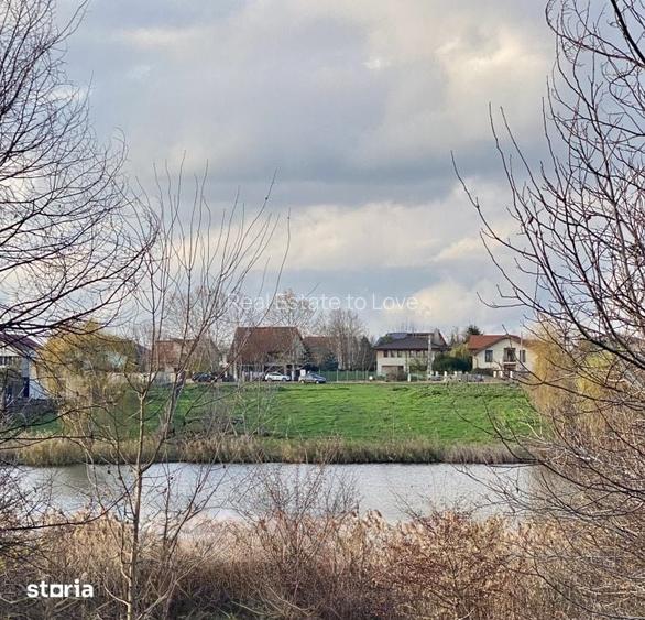 Teren Premium, Vedere partial Panoramica Lac si Padure, Utilitati