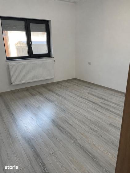 Casă cu 4 camere cu Teren 430 Mp în Exterior Vest