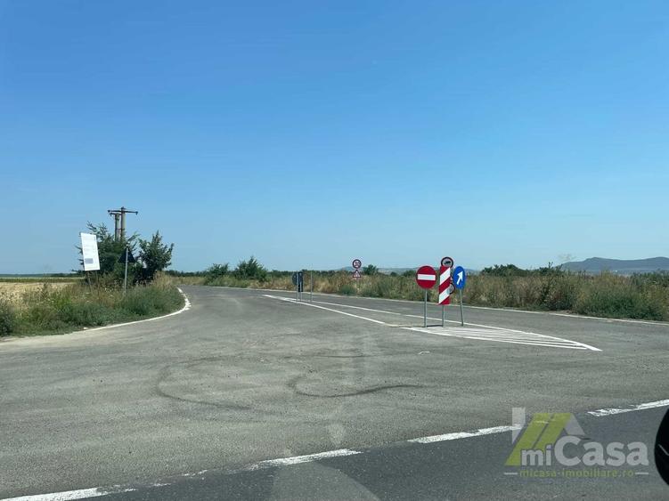 Teren intravilan de 17215 mp, în Exterior Sud