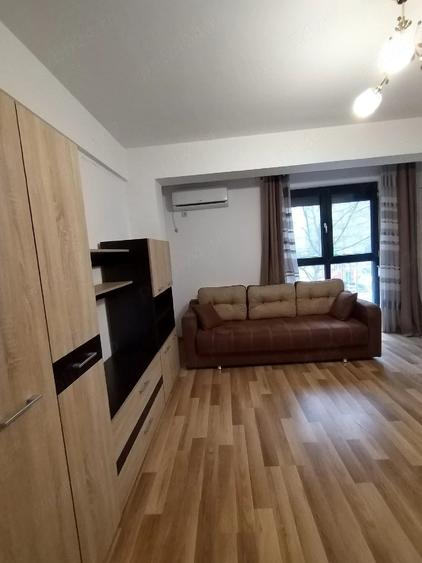 Garsonieră decomandată în Central