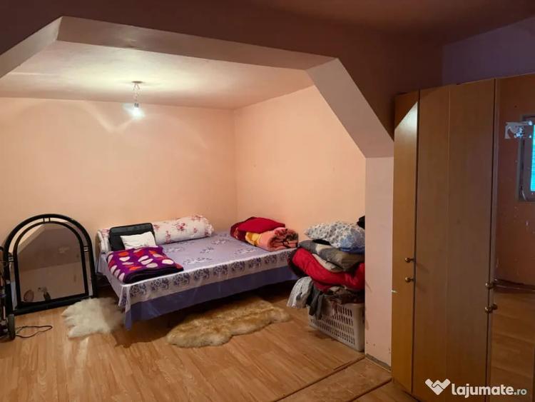 Casă cu 4 camere cu Teren 120 Mp în Brestei