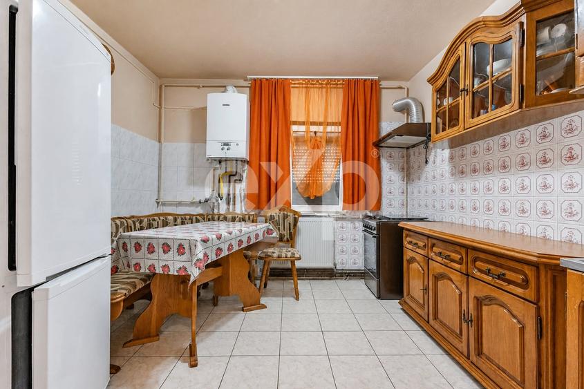 Apartament cu 3 camere decomandat în Buziaș