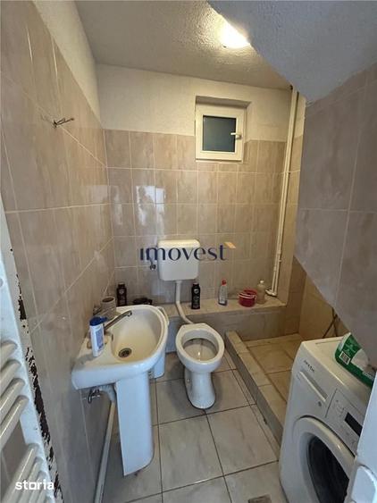 Casă cu 6 camere cu Teren 900 Mp în Vetiș