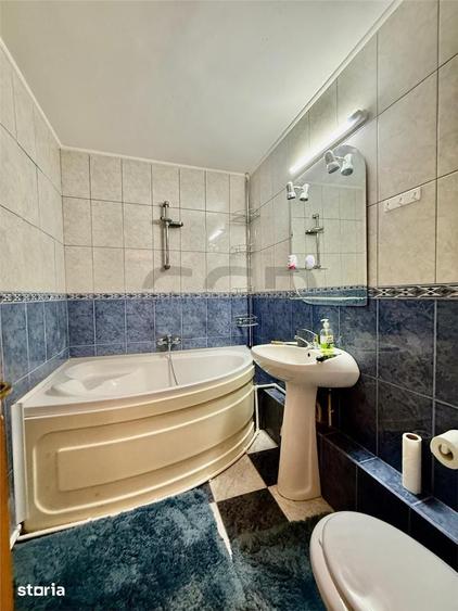 Apartament cu 4 camere semidecomandat în Tineretului