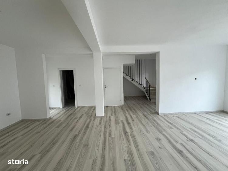 Casă cu 3 camere cu Teren 180 Mp în Micești