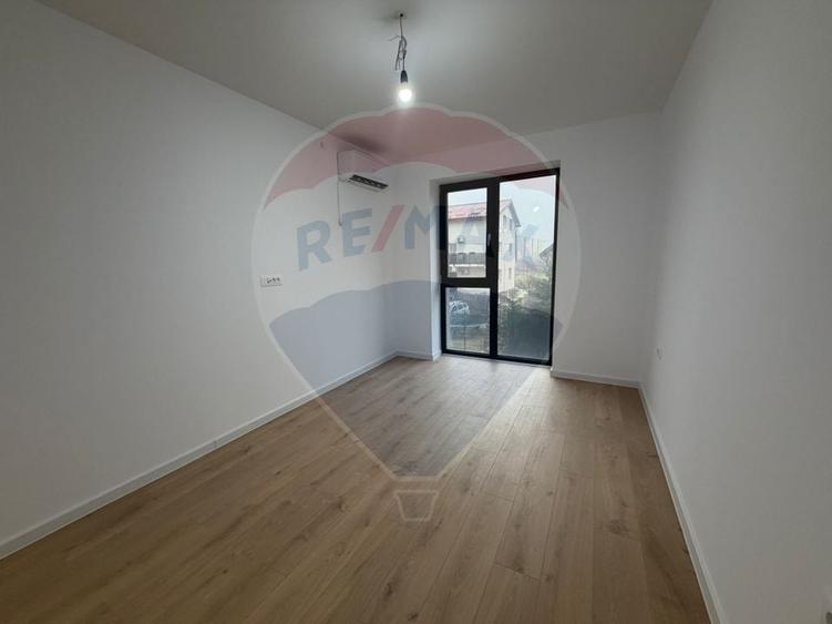 Apartament cu 3 camere decomandat în Theodor Pallady