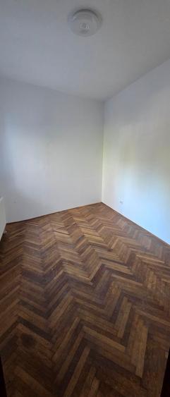 Apartament cu 4 camere semidecomandat în Iancului