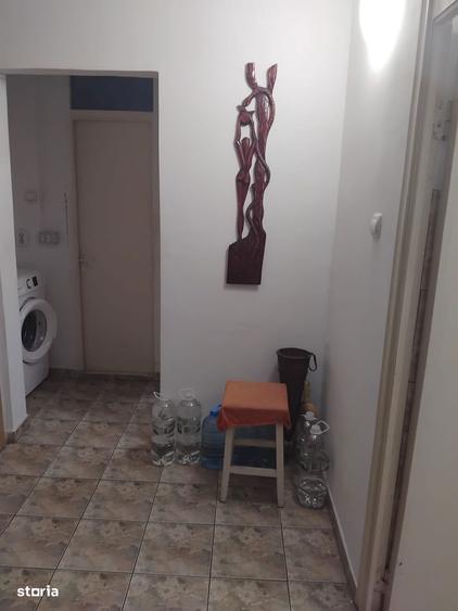 Apartament cu 2 camere decomandat în Poarta 6