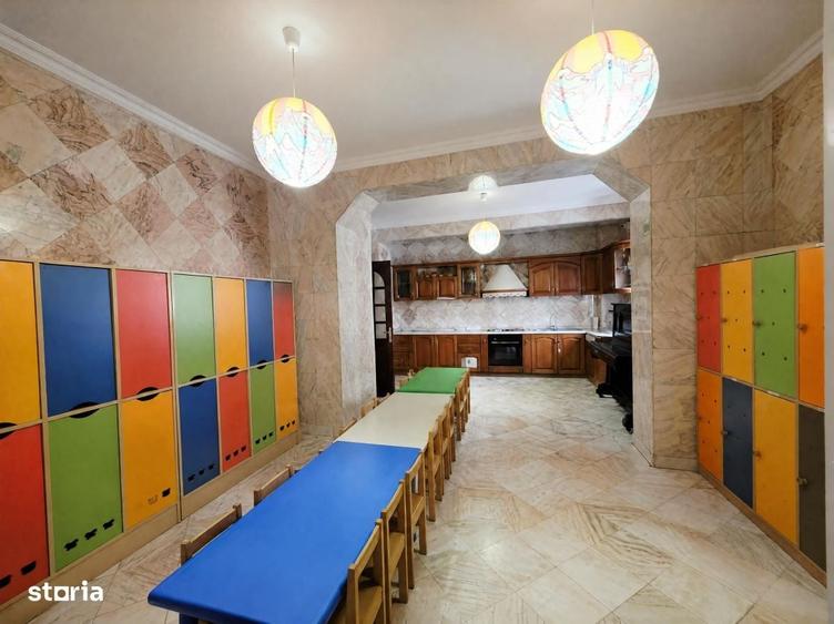 Casă cu 4 camere cu Teren 1000 Mp în Central